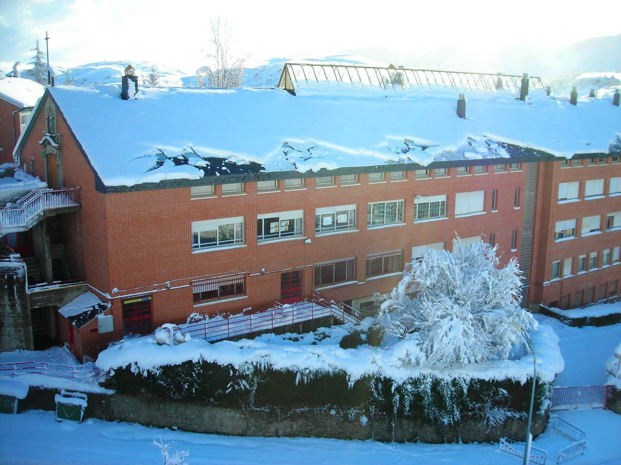 Residencia Albergue Χάκα Εξωτερικό φωτογραφία